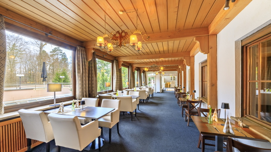 Wintergarten des Restaurants im relexa Waldhotel Schatten Stuttgart Wintergarten des Restaurants im relexa Waldhotel Schatten Stuttgart
